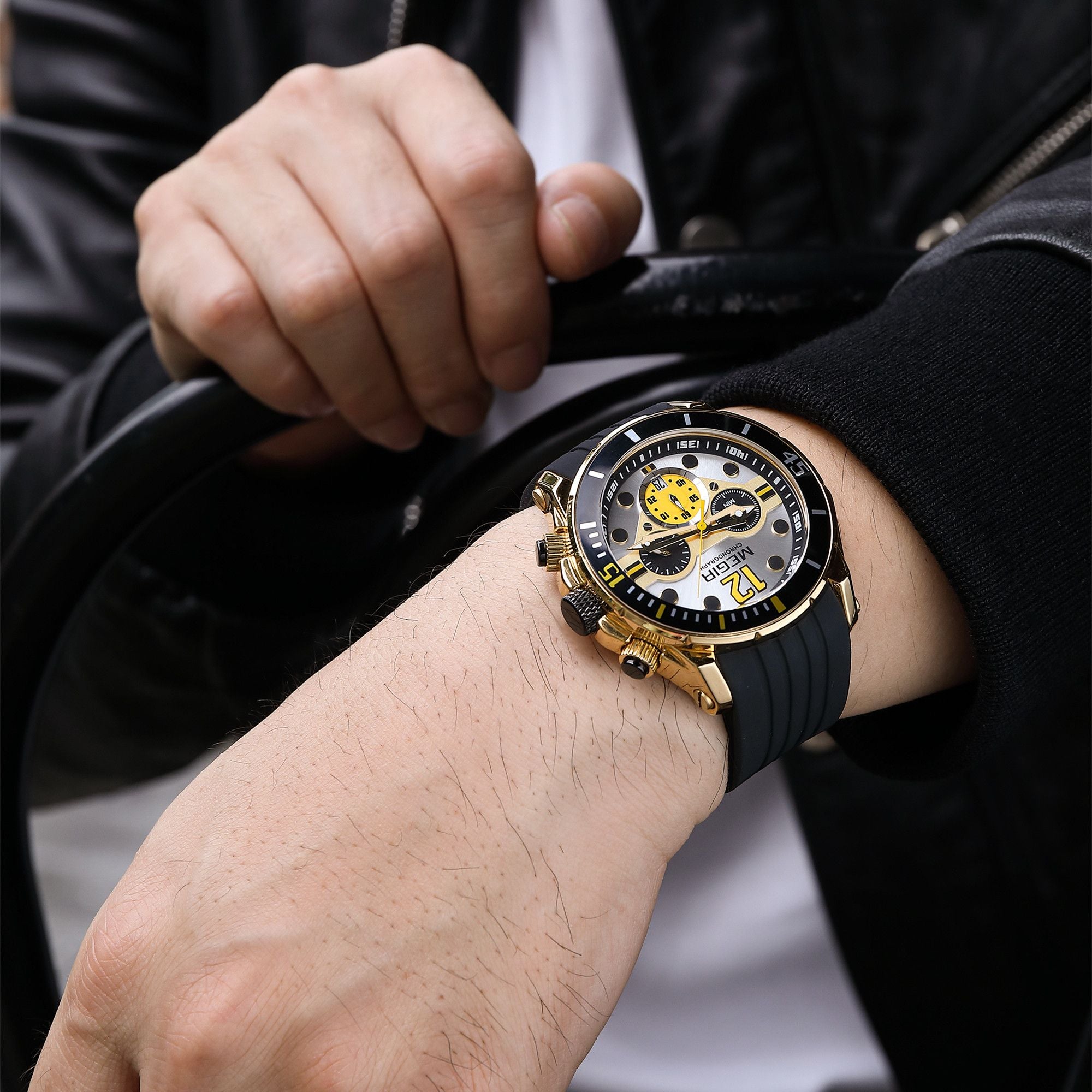 MEGIR Men's Sport Watches Chronograph Silicone Strap Waterproof Calendar Quartz Military Wristwatch Male Clock Relogio Masculino 2206