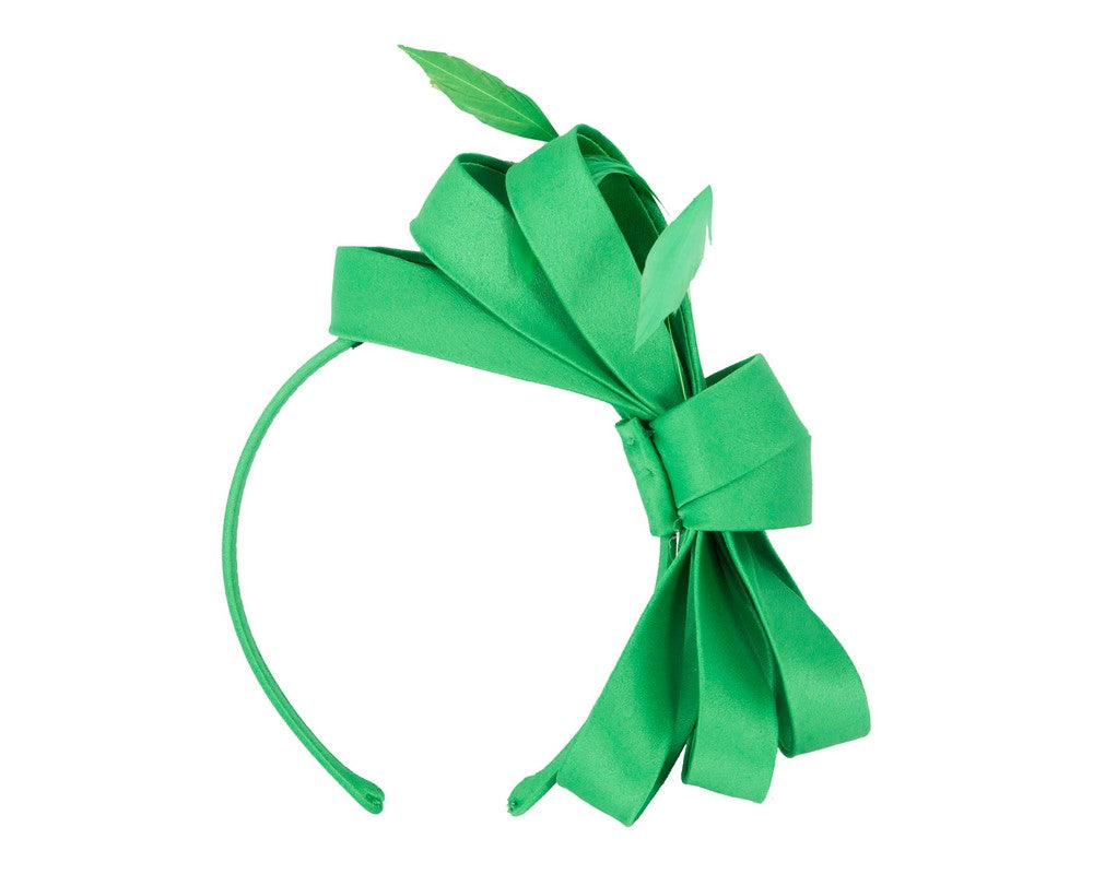 Green bow racing fascinator by Max Alexander J444