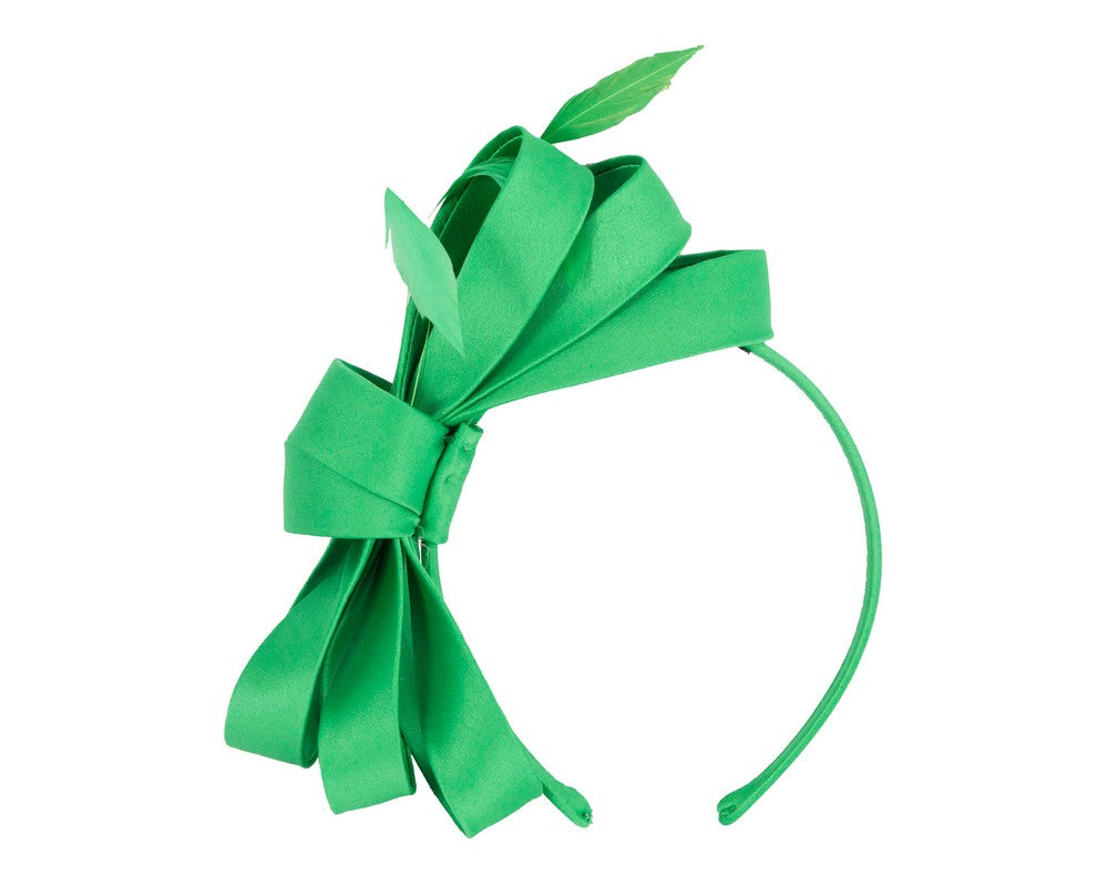 Green bow racing fascinator by Max Alexander J444