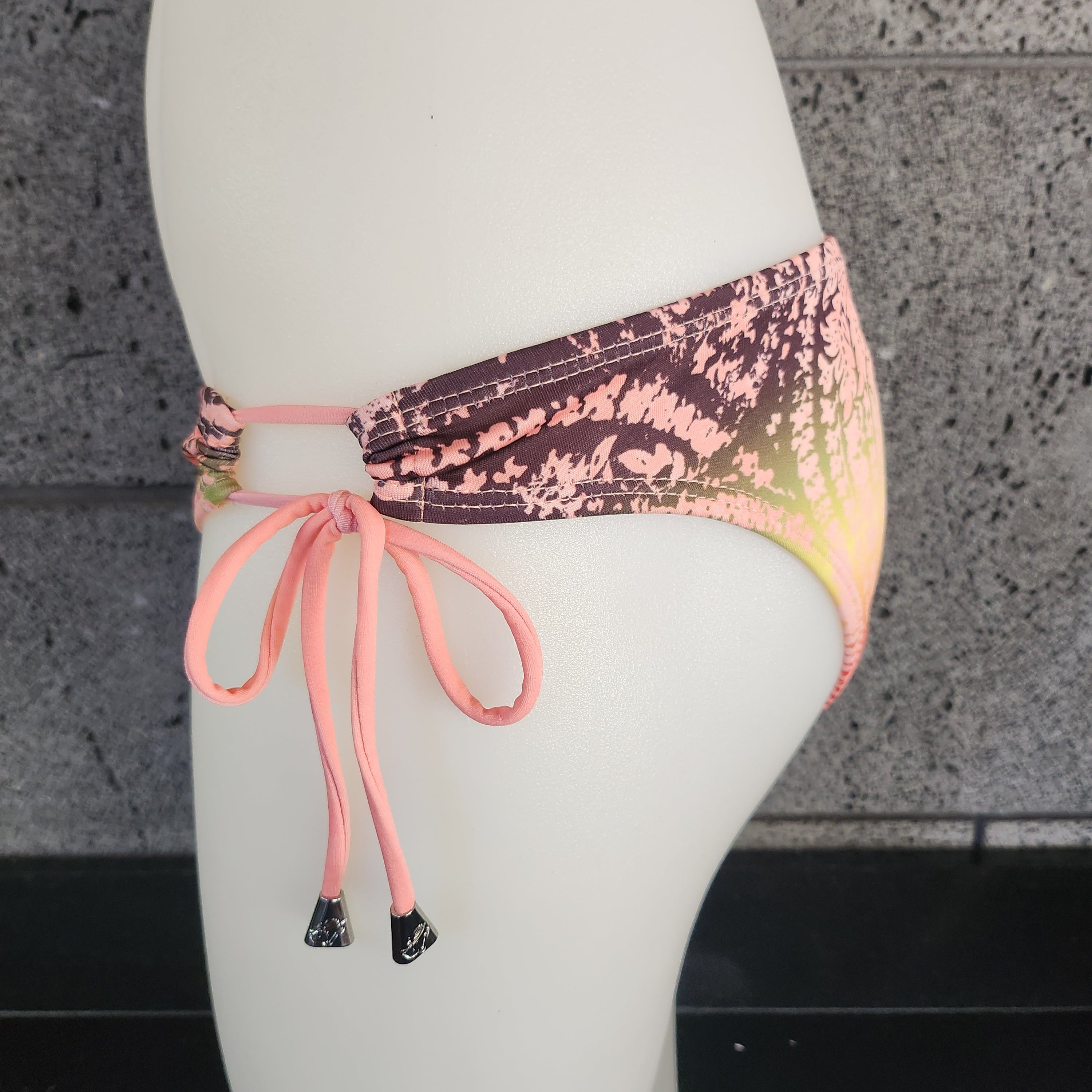 Loco Boutique Bandana Keyhole Gather