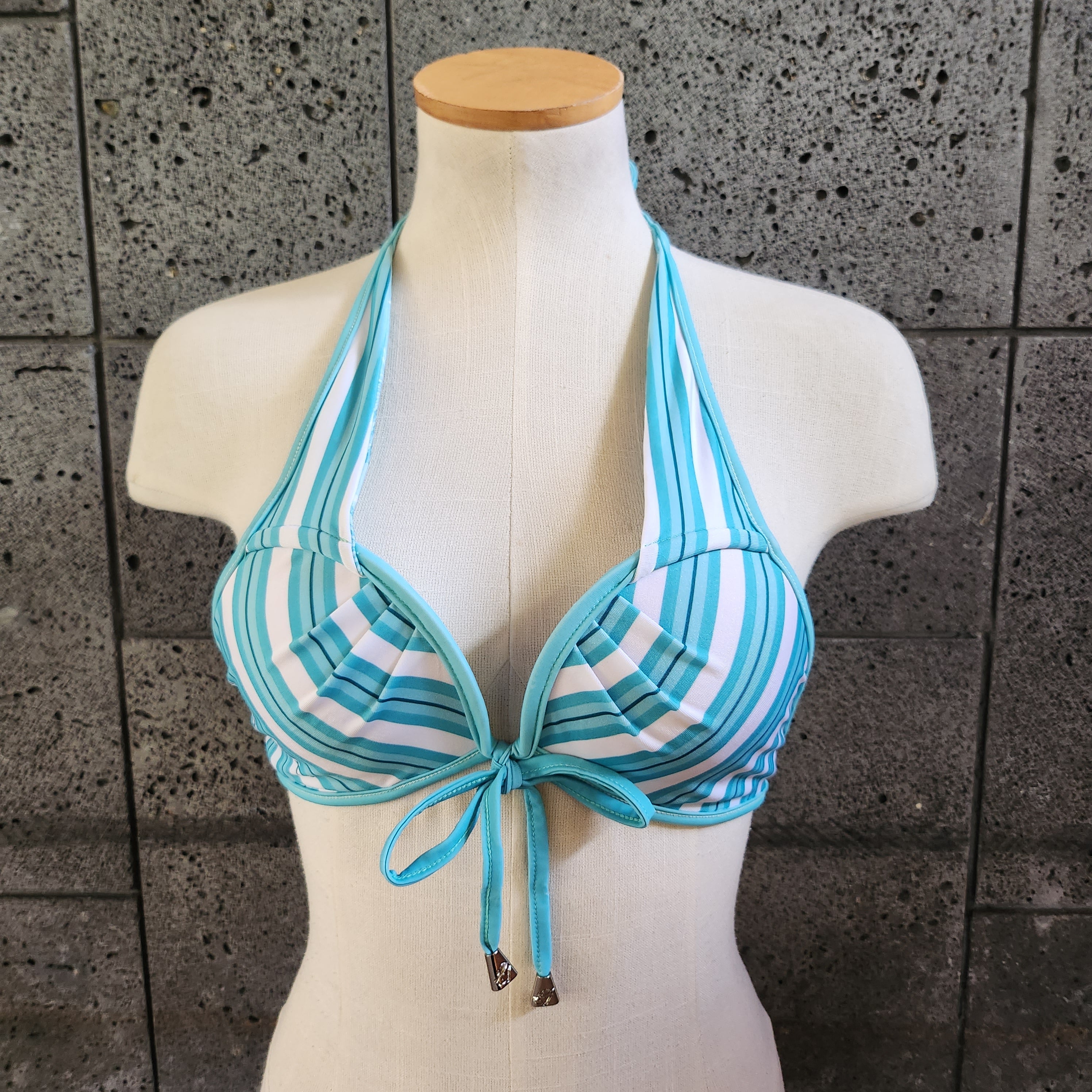 Loco Boutique Hibiscus Line Reversible Underwire Bikini Top-2