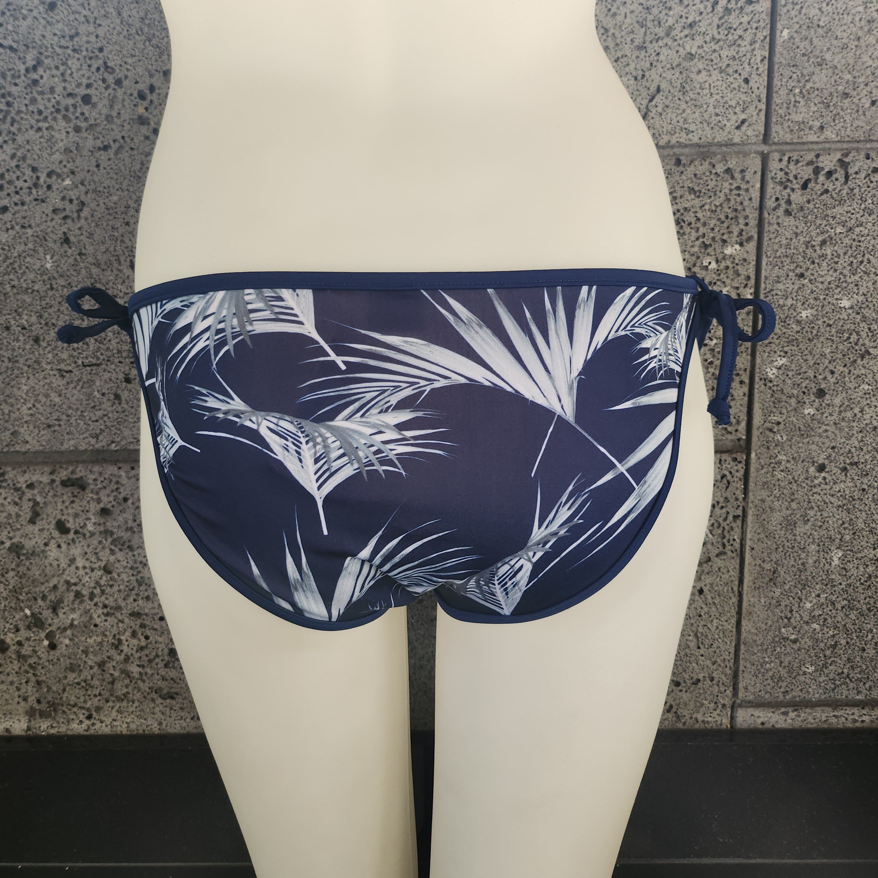 Loco Boutique Floating Palm Removable Bows Bottom-3