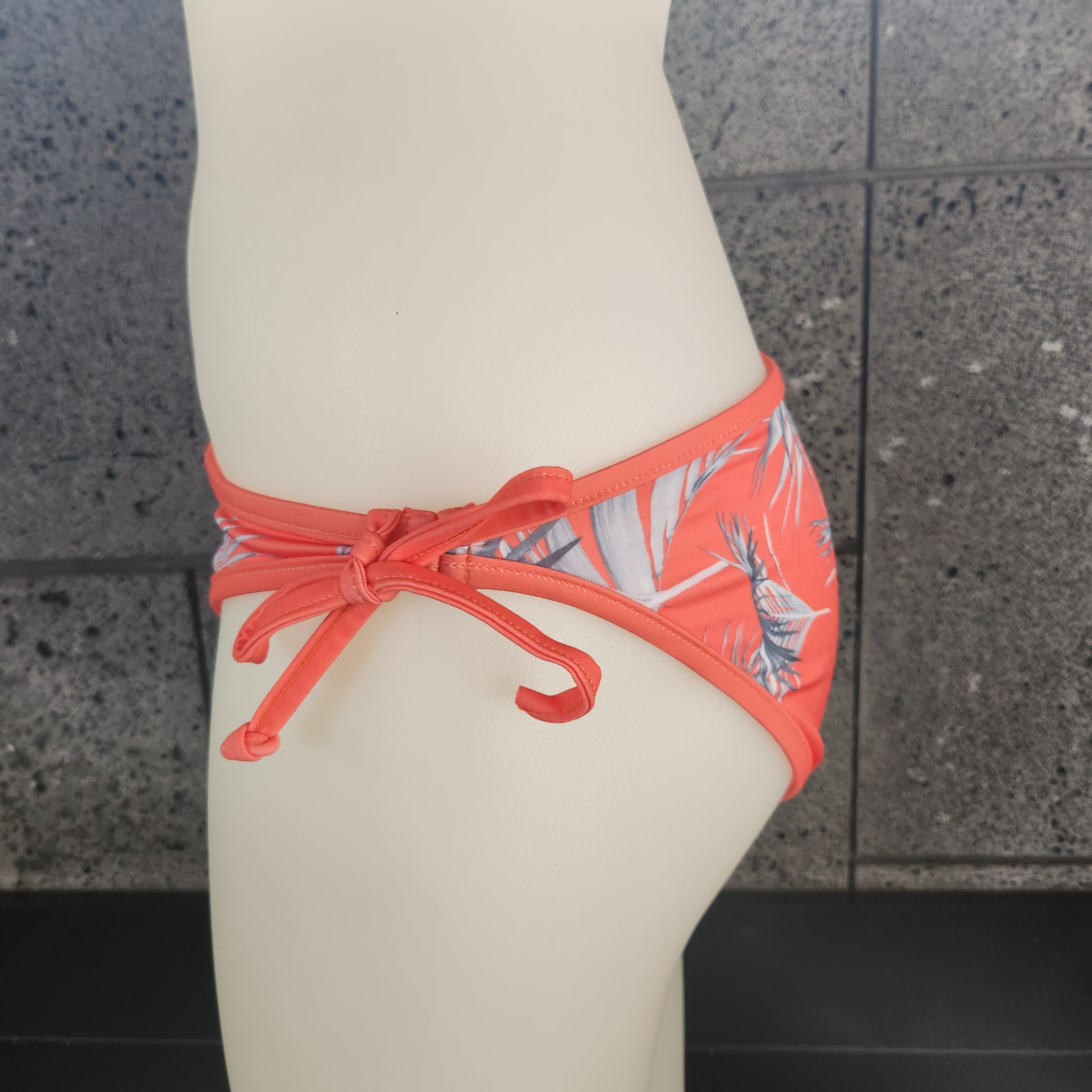 Loco Boutique Floating Palm Removable Bows Bottom-1