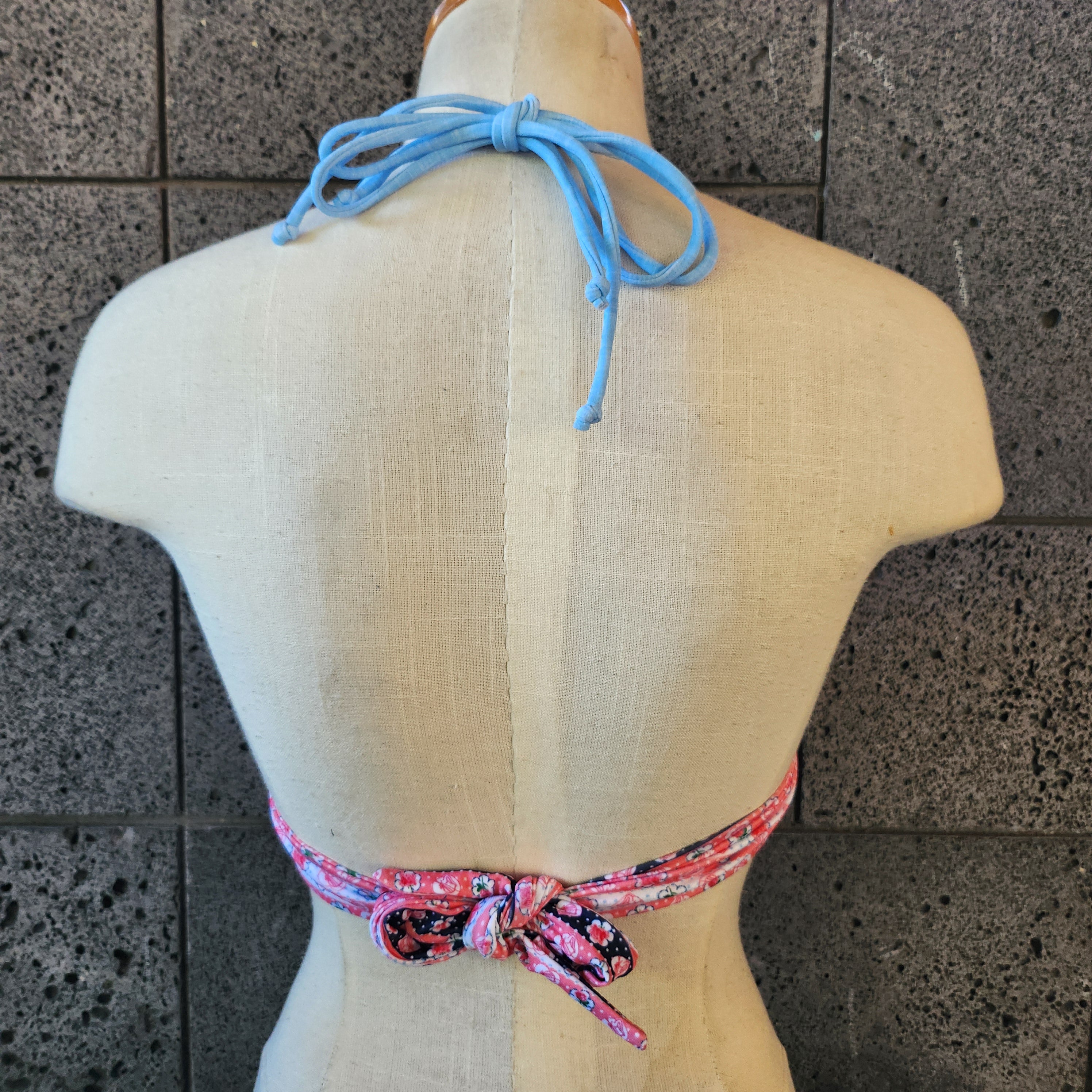 Loco Boutique Roses Reversible Keyhole Front Banded Chest-1