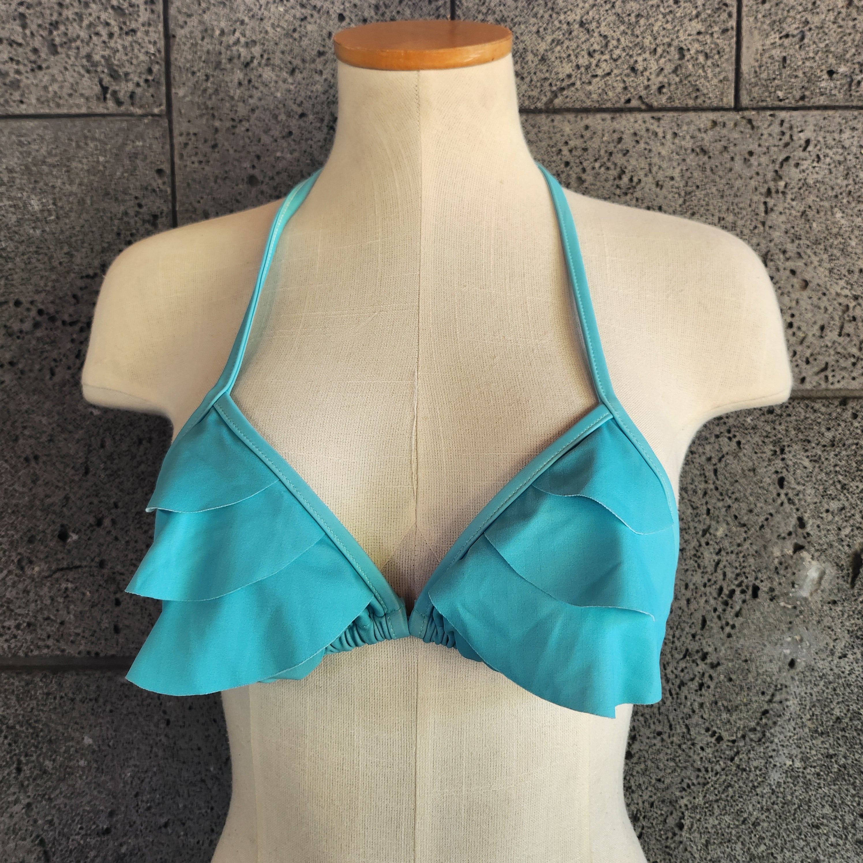 Loco Boutique Blank 3-Tiered Ruffle Triangle Sae00091