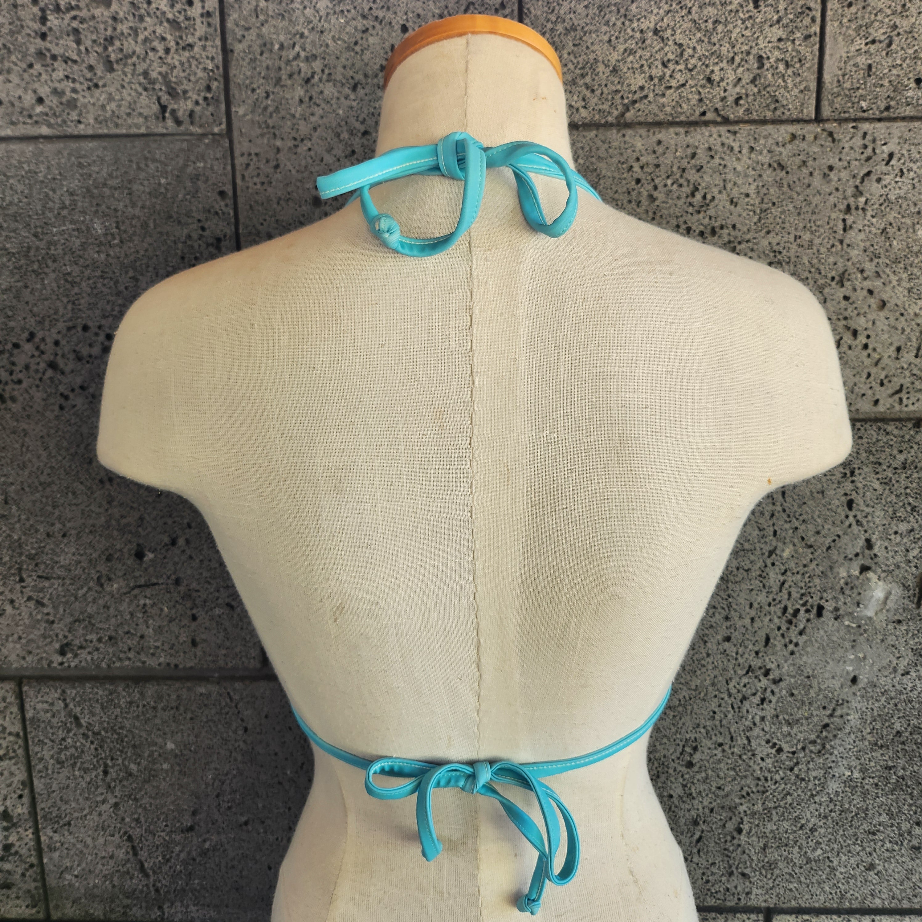 Loco Boutique Blank 3-Tiered Ruffle Triangle Sae00091