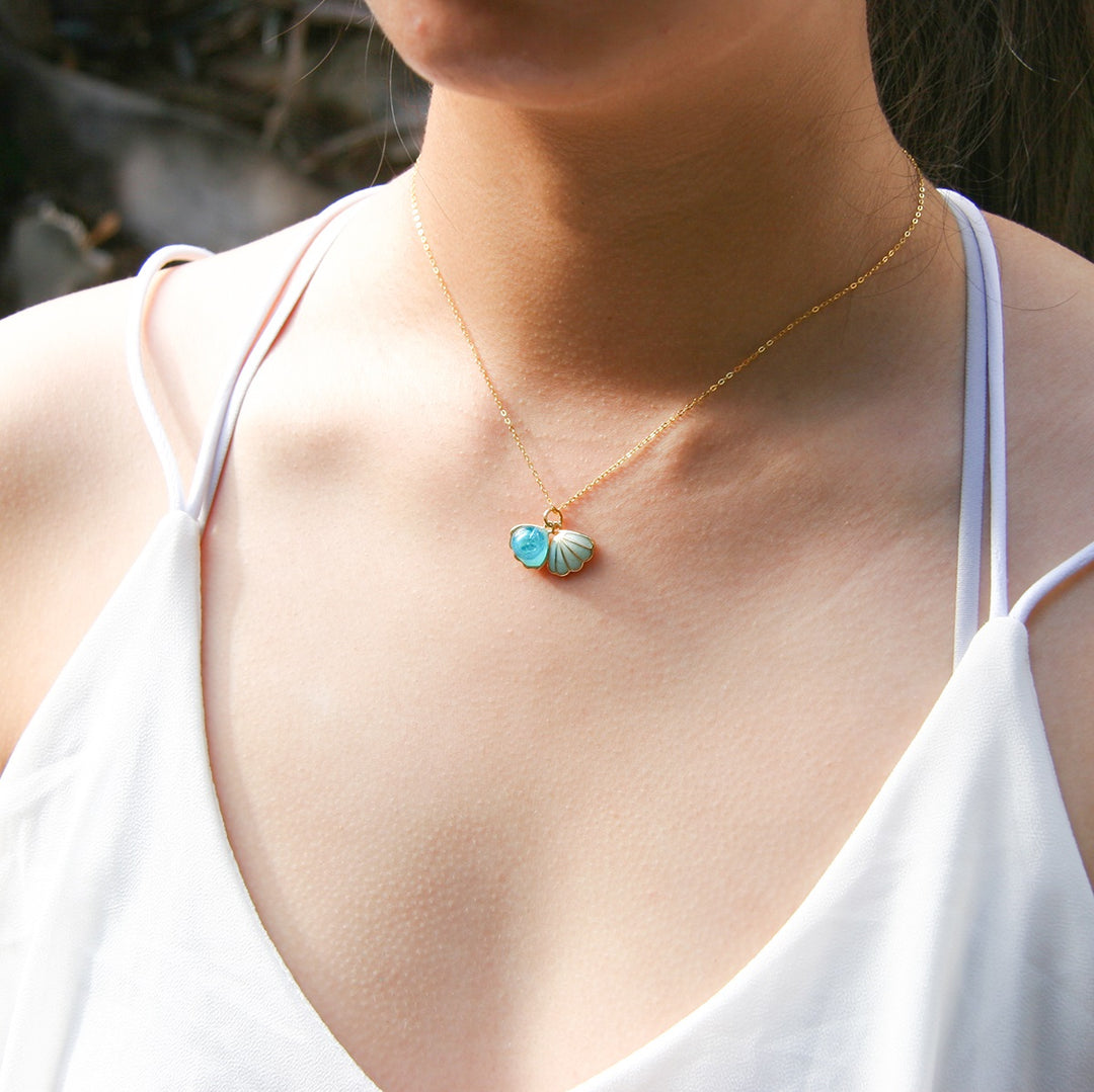 NNEDSZ Gift Box - Aroma Necklace 925 Silver, Gold coated - Green Shell Ocean Breeze (Light blue) + Purify Oil Blend