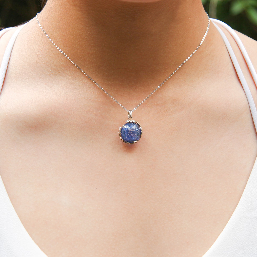 NNEDSZ Gift Box - Aroma Necklace White Gold - Planet Celestial Sapphire (Blue) + Purify Oil Blend