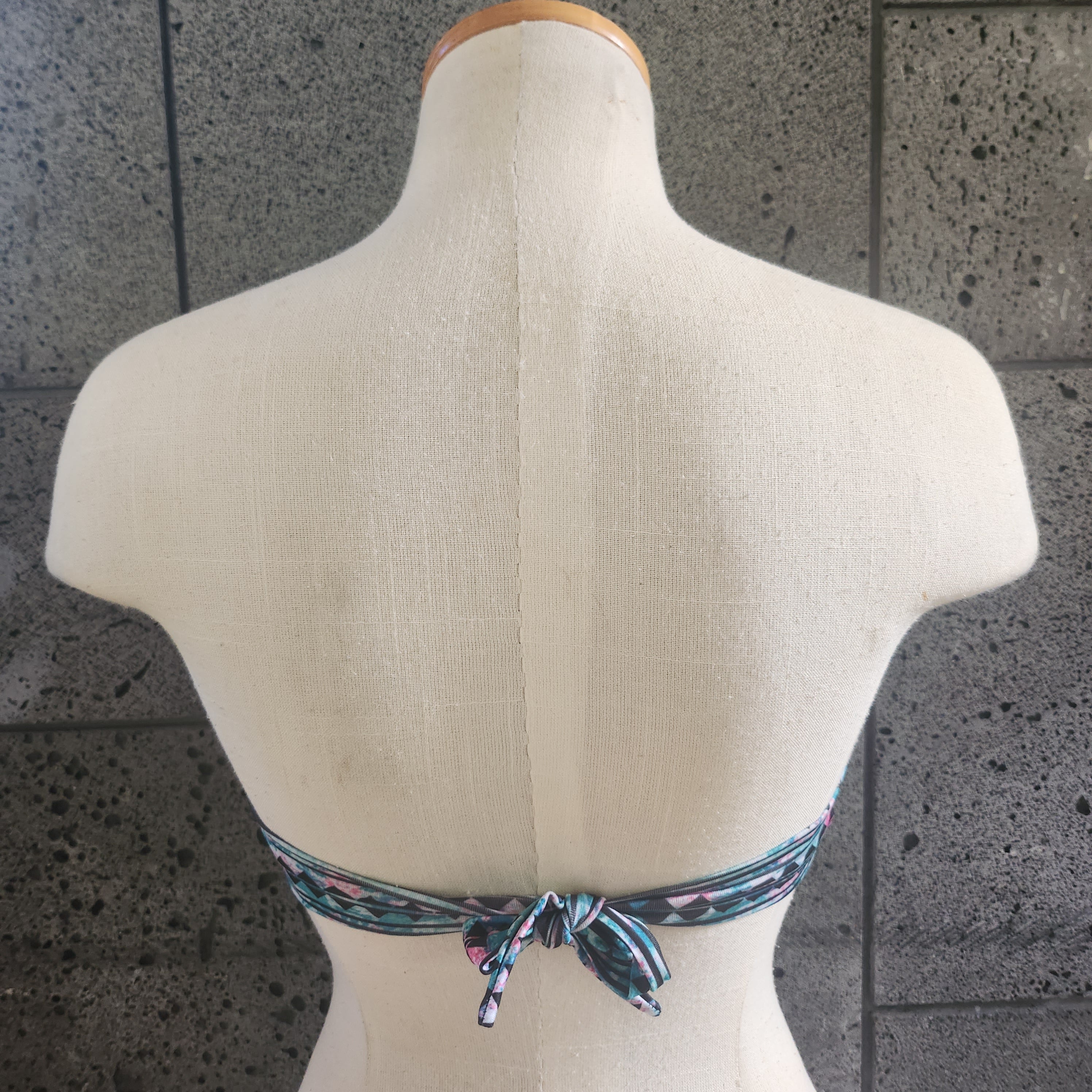 Loco Boutique Equalizer Twisted Bandeau