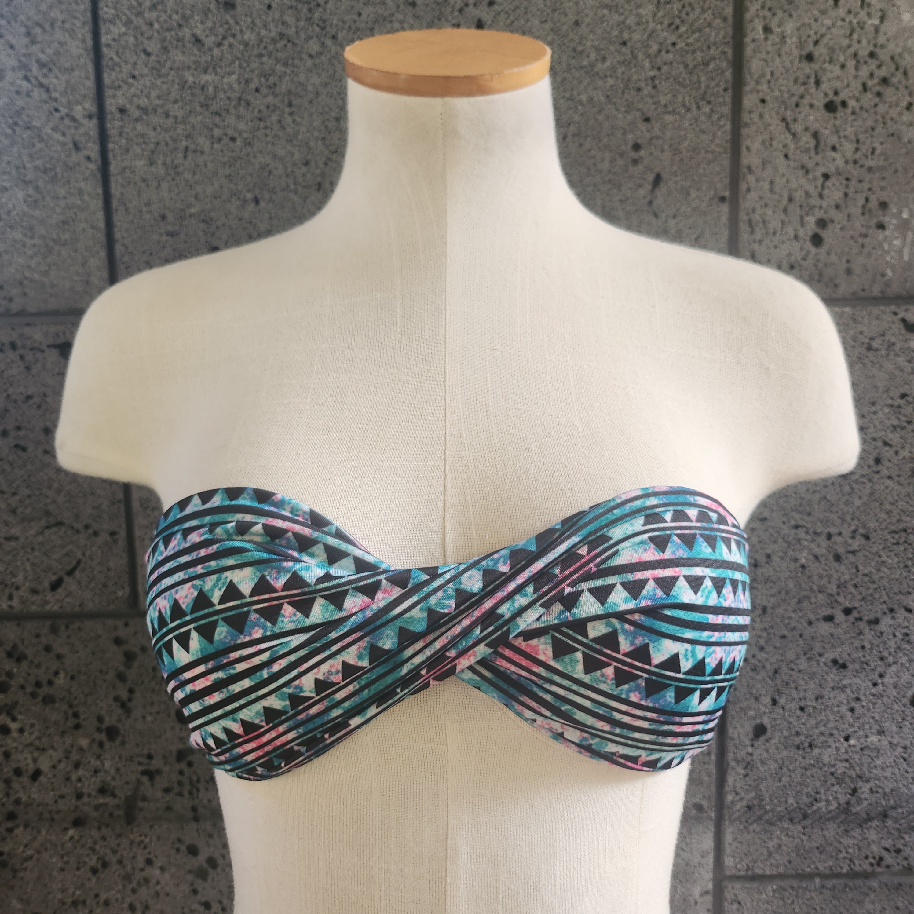 Loco Boutique Equalizer Twisted Bandeau